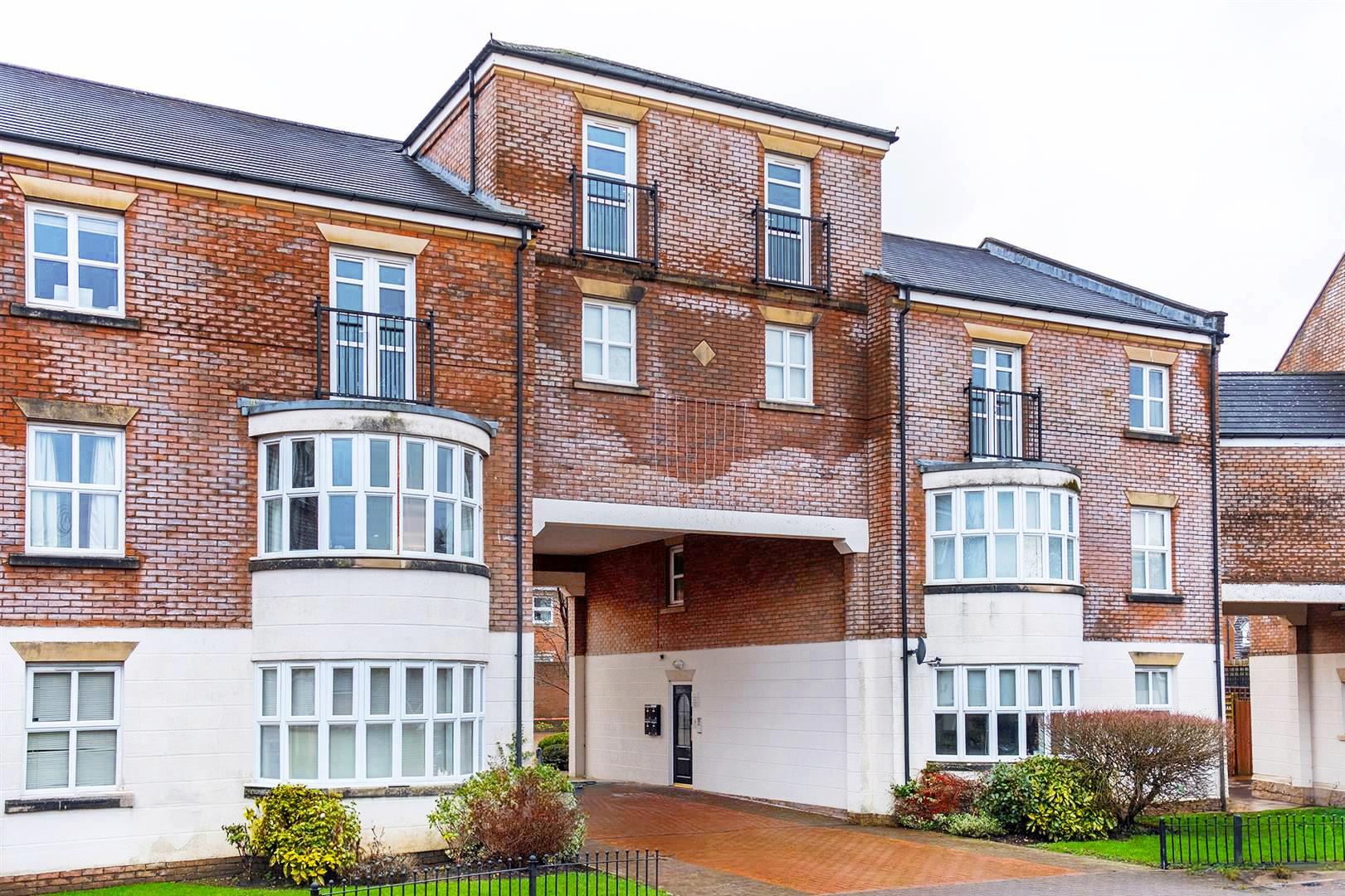 2 bed property in Dorchester Avenue, Walton-Le-Dale